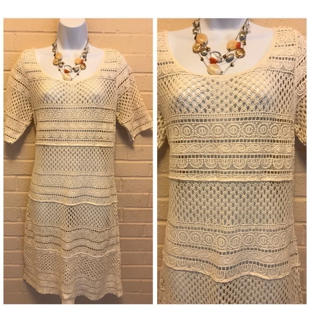 SOLITAIRE Lace Dress Size Medium - Picture 3 of 3